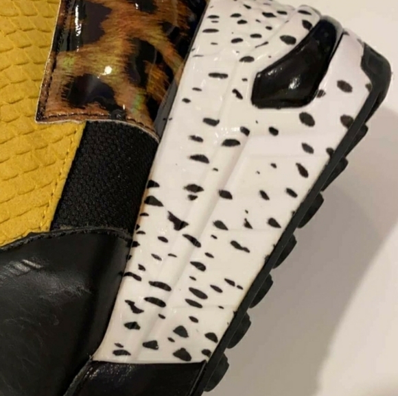 Stylish Yellow and Black Women's Sneakers - Picture 12 of 13